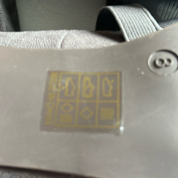 Suede heels - Picture 6 of 9